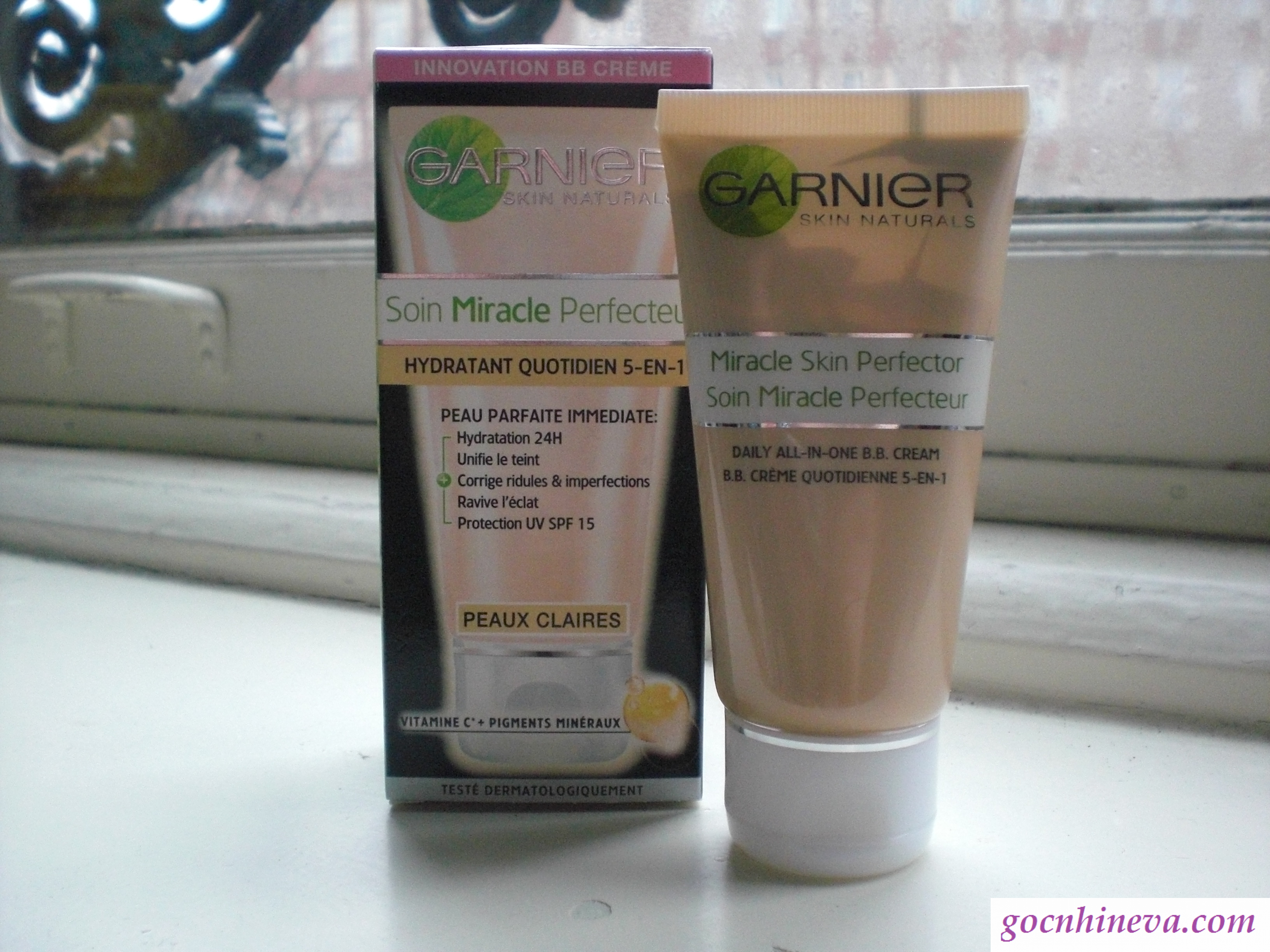 Kem nền Garnier BB Cream skin naturals miracle skin perfector SPF15