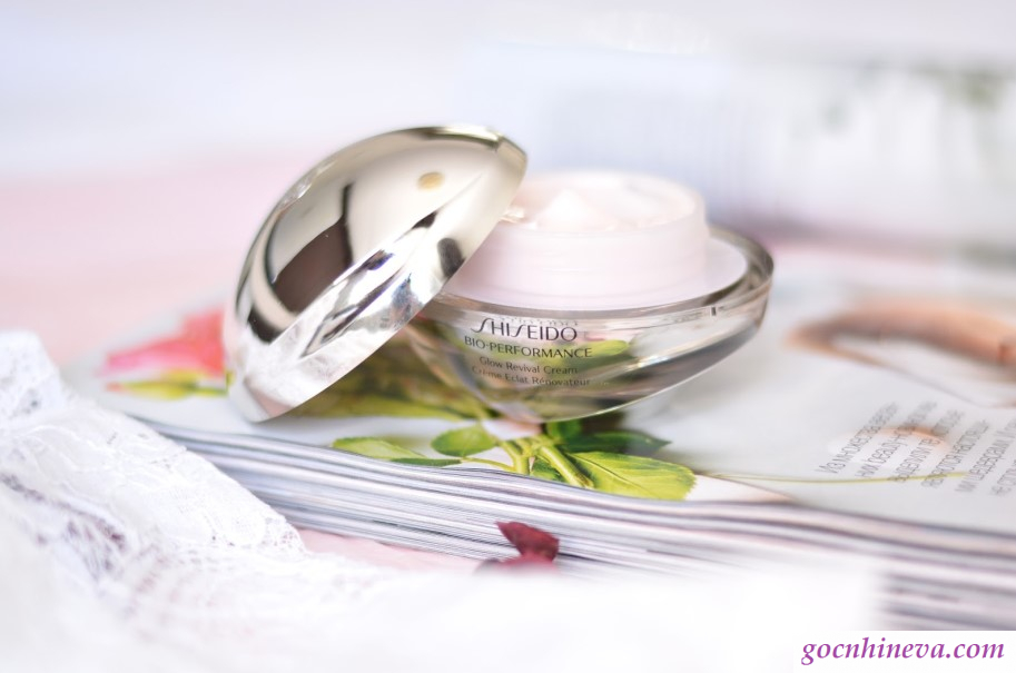  Shiseido Bio Performance Glow Revival Cream