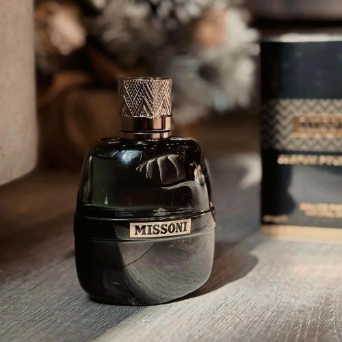 Parfum Pour Homme Là Gì? Khám Phá Nước Hoa Nam Tính Và Thương Hiệu Nổi Bật